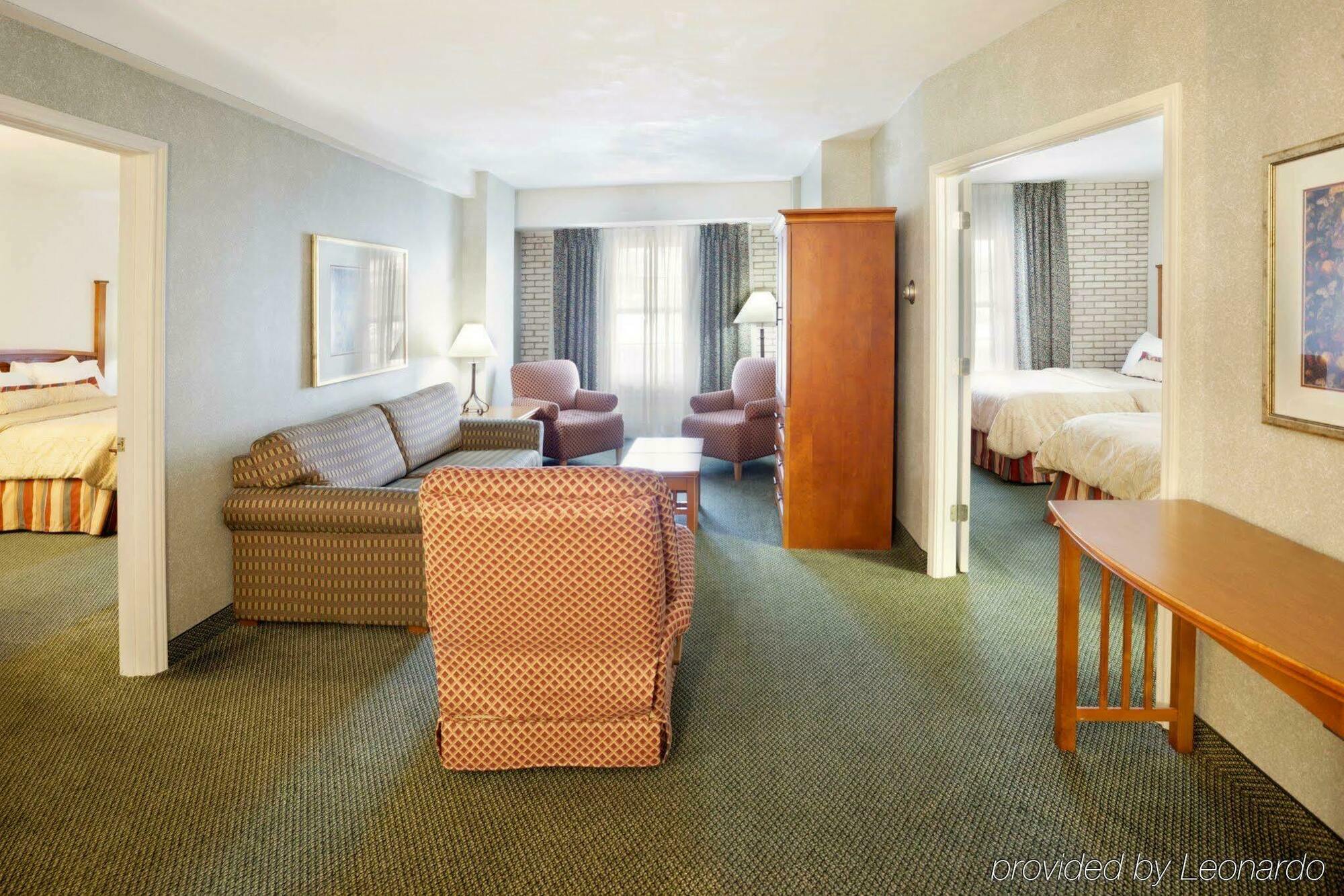 Staybridge Airport By Ihg Hotel